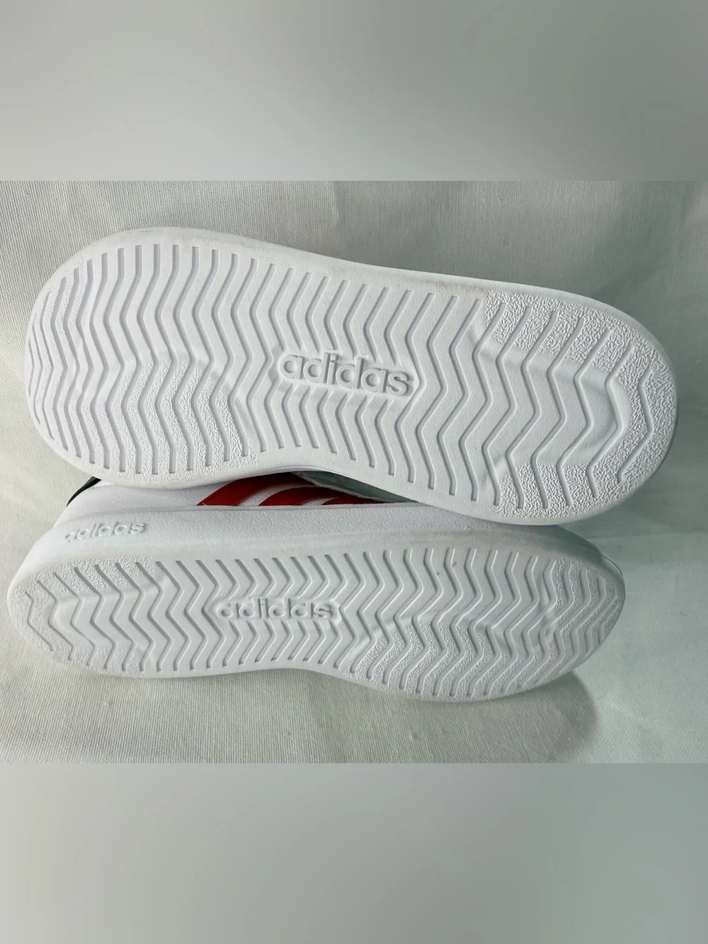 Adidas STREETTALK Kids SIZE 3Y White Classic Sneakers with Red Stripes.